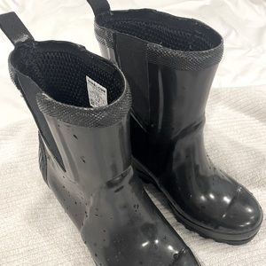 Sorel Joanie Rain Wedge Gloss Chelsea Boot in Black Size 7M.